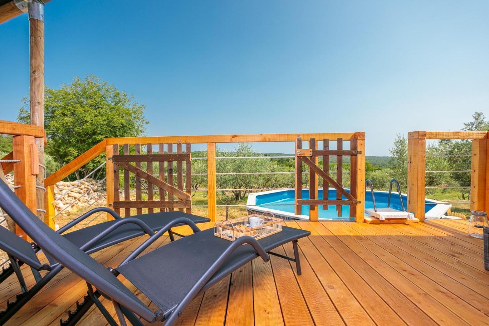 Prima Insula Glamping Hotel Brusici Exterior foto
