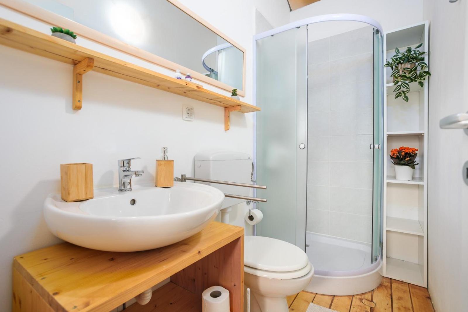 Prima Insula Glamping Hotel Brusici Exterior foto
